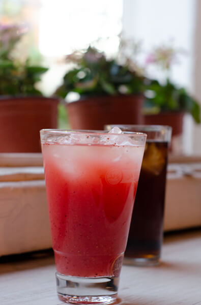 Piscola y pisco con frutilla natural