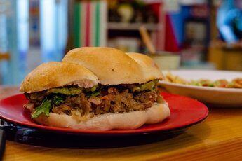 Torta en base a lomo de Los Chingones