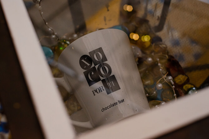 Mesa con decoración en Xoco por ti