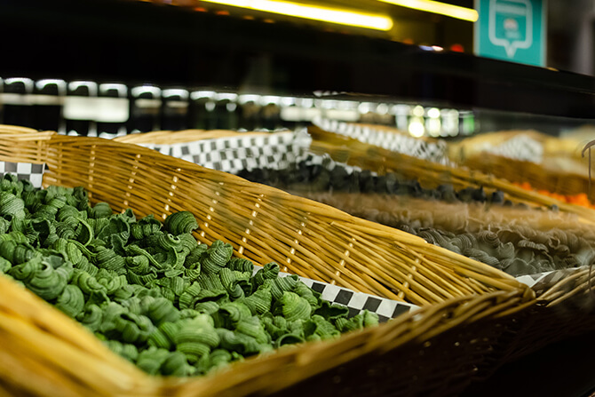 Pastas de colores como decoración en peyuco