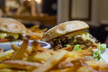 Sándwich de mechada en La Picá Francesa